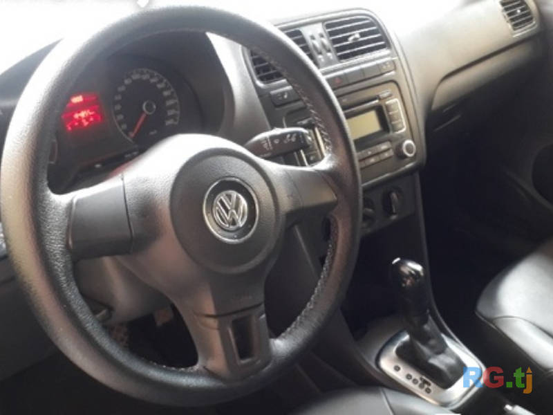 Volkswagen Polo 1.6 2011 г.