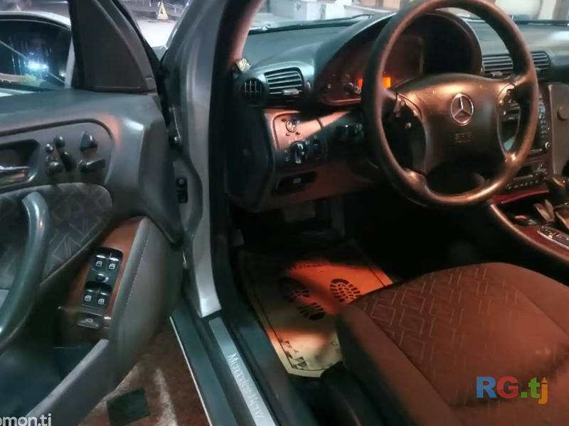 Mercedes-Benz 2.4 2002 г.
