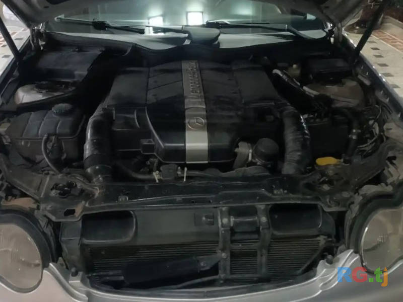 Mercedes-Benz 2.4 2002 г.