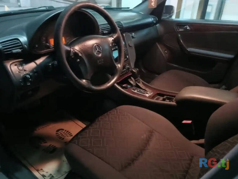 Mercedes-Benz 2.4 2002 г.