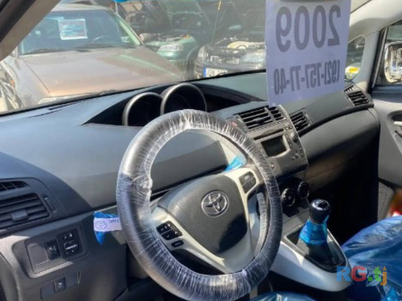 Toyota Corolla Verso 2.2 2002 г.