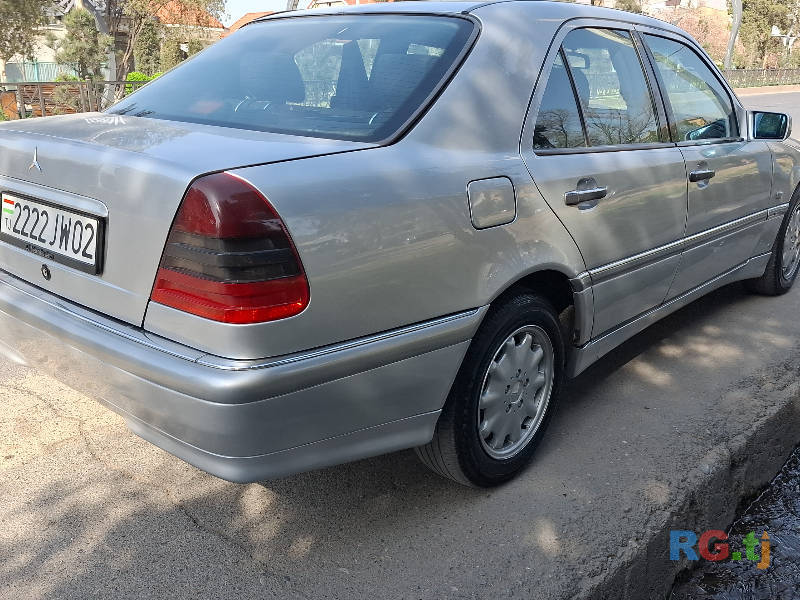 Mercedes-Benz 1.8 2000 г.