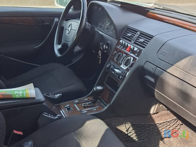 Mercedes-Benz 1.8 2000 г.