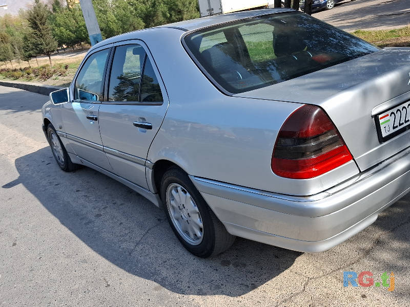 Mercedes-Benz 1.8 2000 г.
