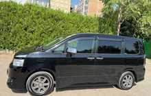 Toyota Voxy 2 2.0 2009 г.