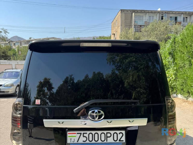 Toyota Voxy 2 2.0 2009 г.