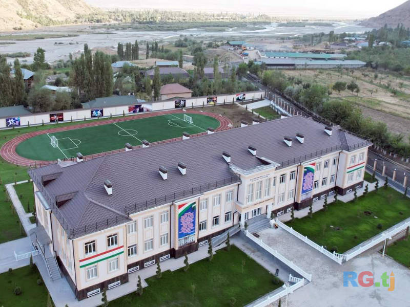 Укладка резинового покрытия в Таджикистане