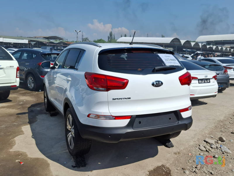 Kia Sportage 2.0 2015 г.