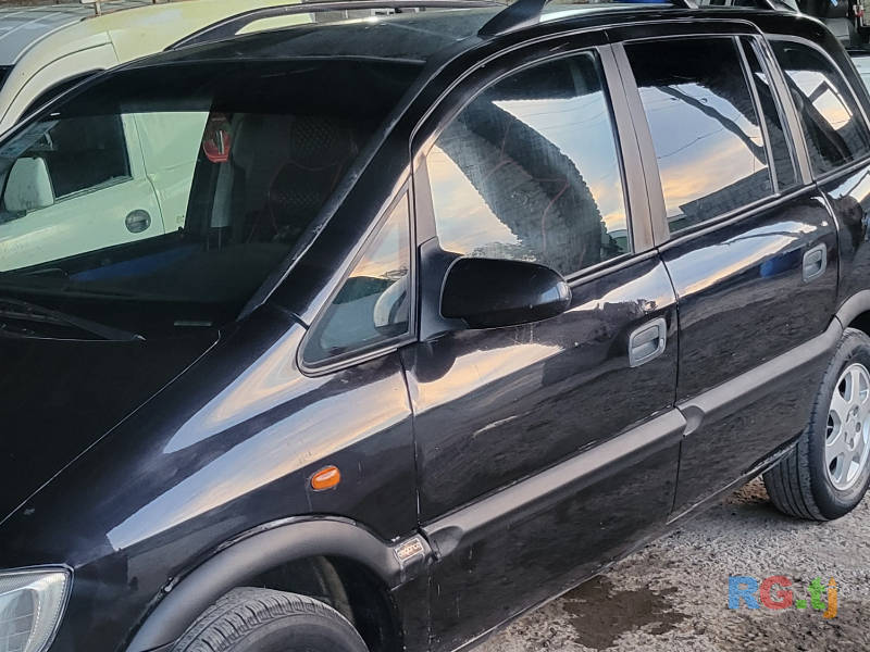 Opel Zafira 1.8 2000 г.