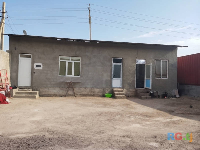 Земельный участок с постройкой